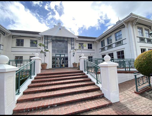 310M² OFFICE TO LET IN KENILWORTH
